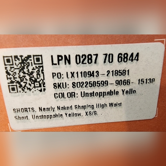 Yitty by Fabletics. Unstoppable Yellow. NWT. Size XS/S - Picture 3 of 4